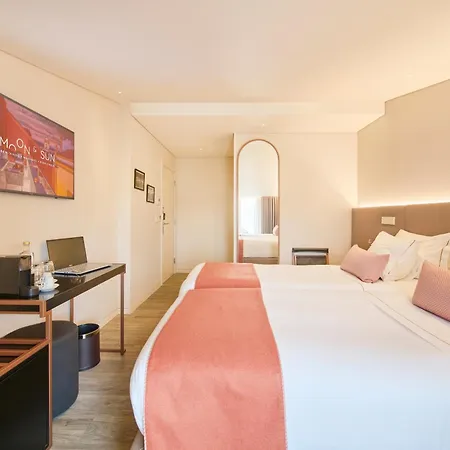 Moon & Sun Hotel